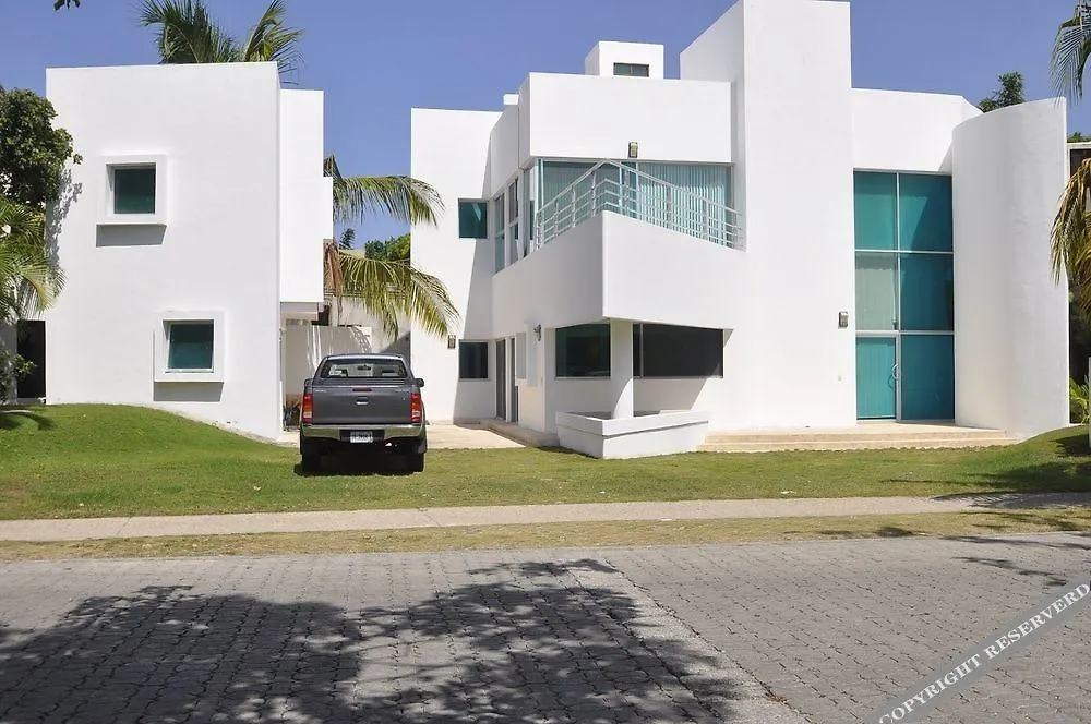 White House By Vimex Villa Playa del Carmen 0*,